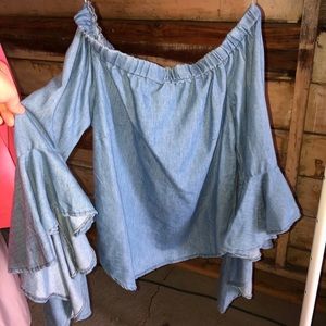 Off-shoulder soft blouse!